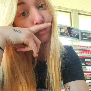 Meet your Posher, Macy